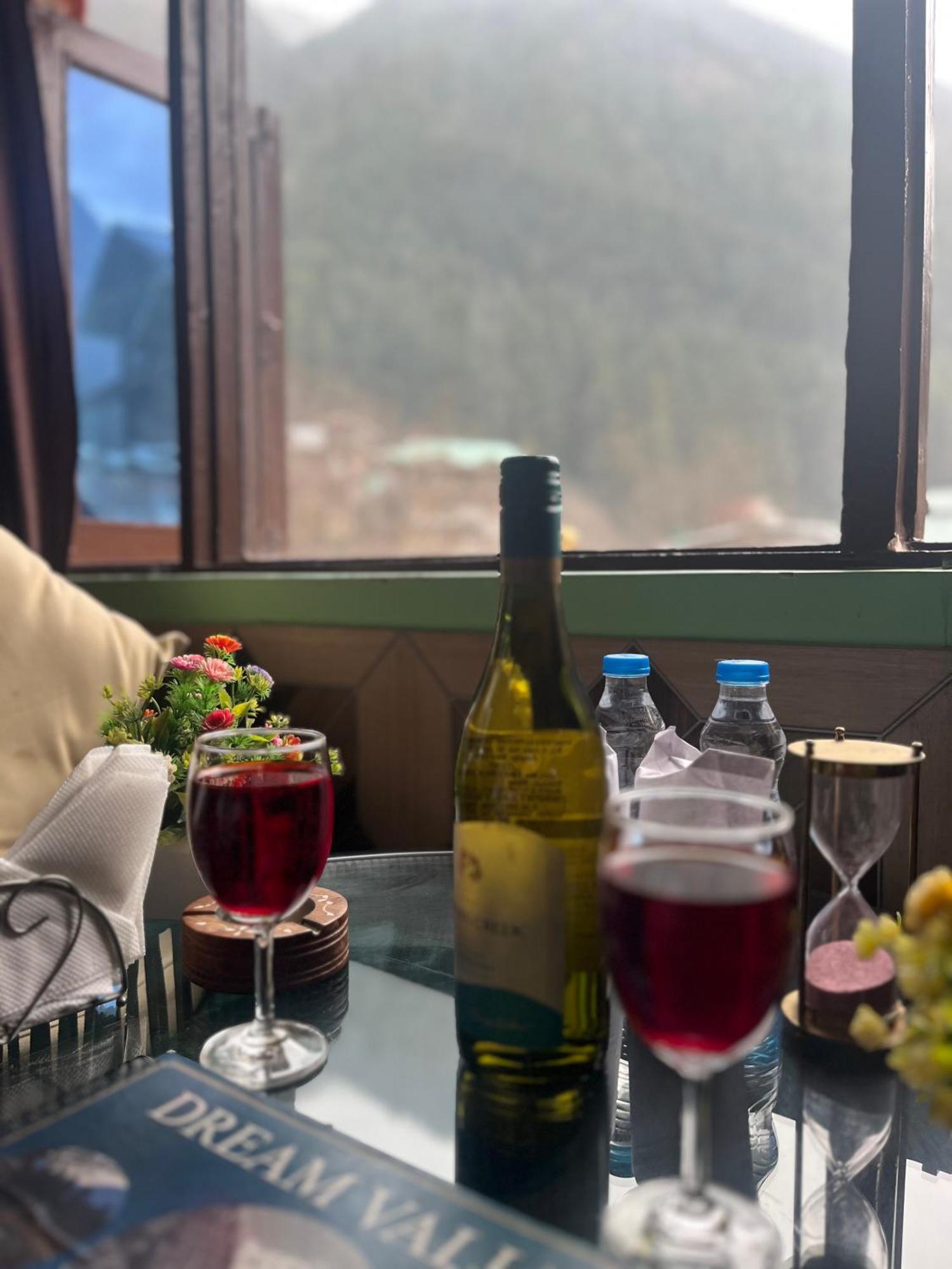 Russian Unit Kasol By Valley Esterno foto
