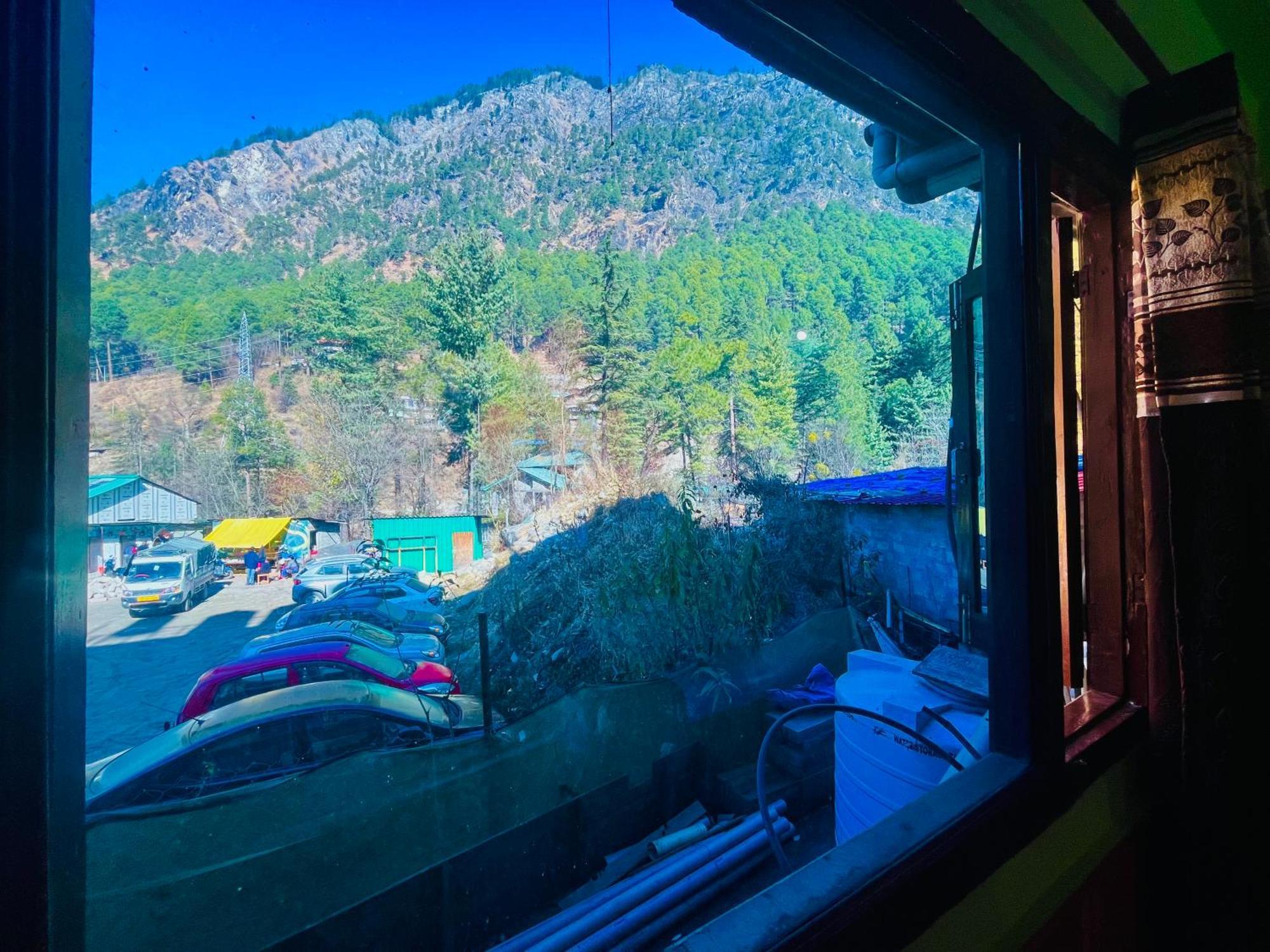 Russian Unit Kasol By Valley Esterno foto