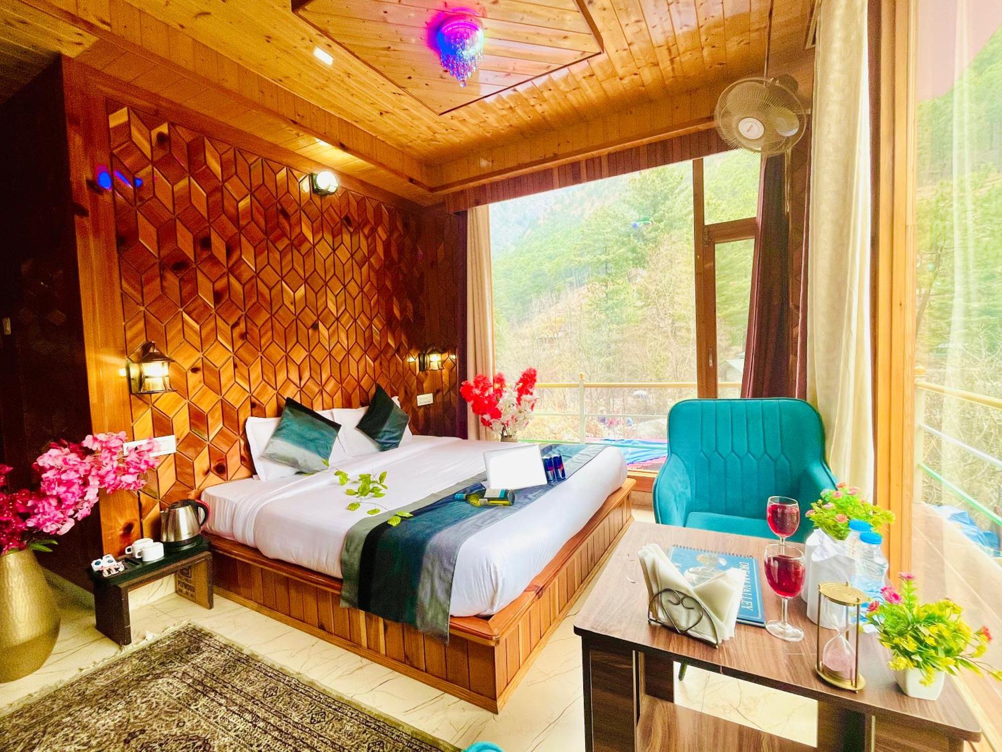 Russian Unit Kasol By Valley Esterno foto